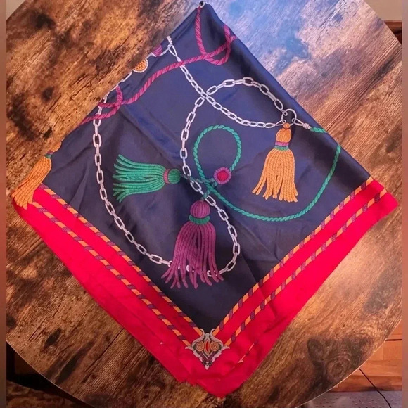 VINTAGE: Ginnie Johansen | ladies tassels & chains silk scarf. - Picture 4 of 12